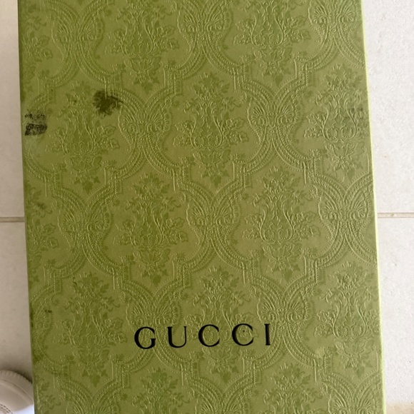 Gucci tennis shoes